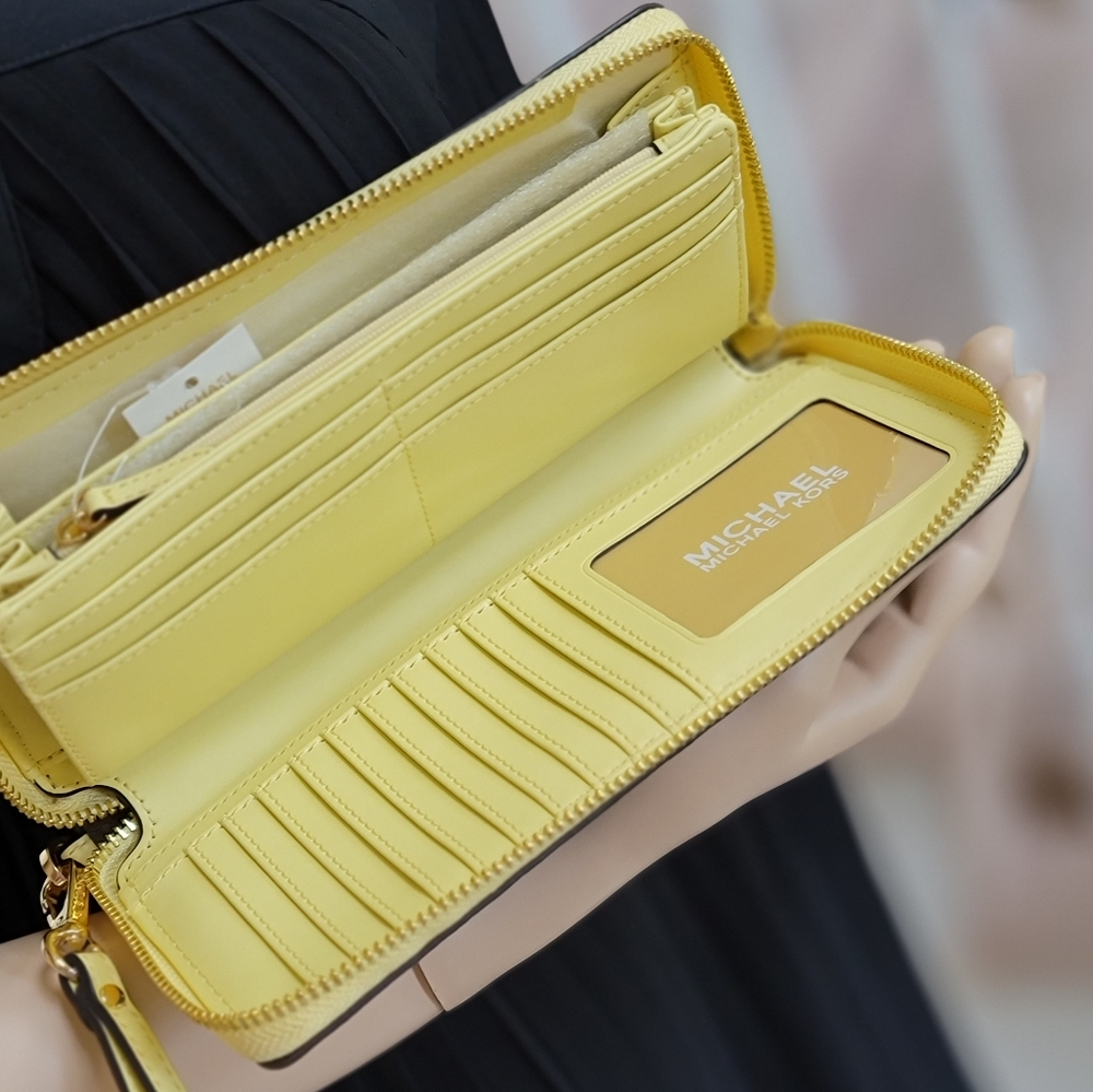 Michael Kors Jet Set Continental Wallet - Picture 3 of 5